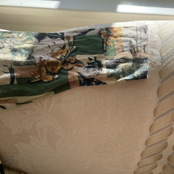 Asian motif t-shirt - Picture 3 of 4